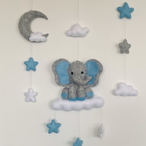 Mobile mural éléphant bleu. décoration chambre bébé