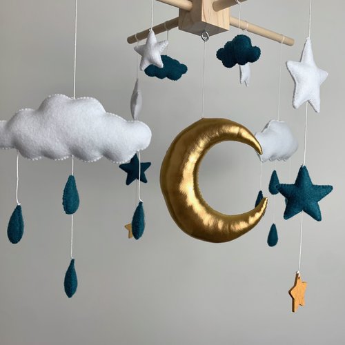 Mobile bébé, lune, étoiles, nuages. décoration chambre bébé. cadeau de naissance