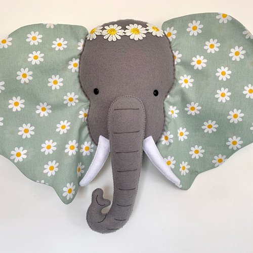 Trophée éléphant. tête d'éléphant en tissu. décoration chambre bébé. cadeau de naissance