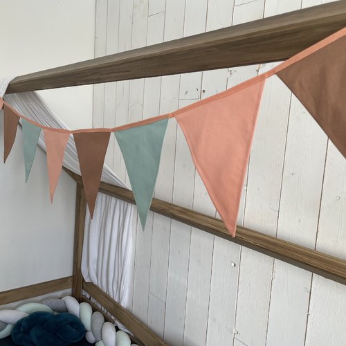 Guirlande de fanions. cadeau de naissance
