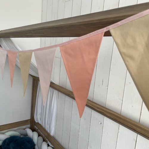 Guirlande de fanions. cadeau de naissance