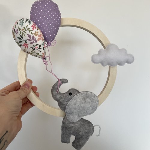 Couronne éléphant, ballons. décoration chambre bébé. cadeau de naissance