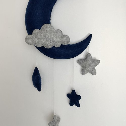 Suspension lune. décoration chambre bébé