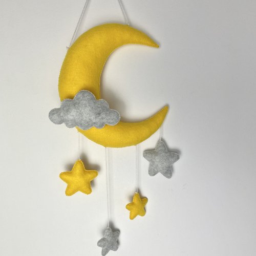 Suspension lune. décoration chambre bébé