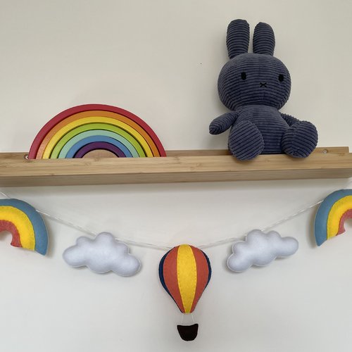 Guirlande montgolfière et arcs-en-ciel