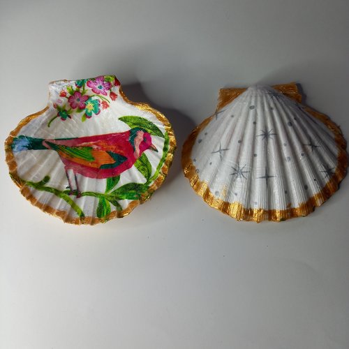 Coquille s jacques décorée à la main  motif oiseau