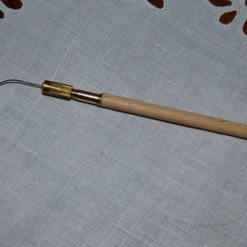 Oeil magique à mandrin  pour dentelle aux fuseaux