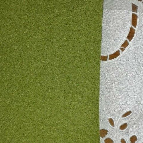Feutrine cinnamon de couleur lichen  30cm*45cm ref 054