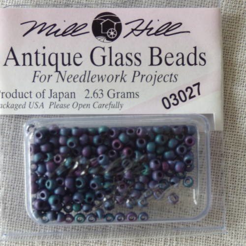 Perle mill hill antique  glass  beads 03027 