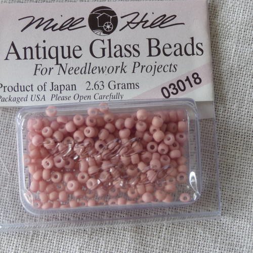 Perle mill hill antique  glass  beads 03018 