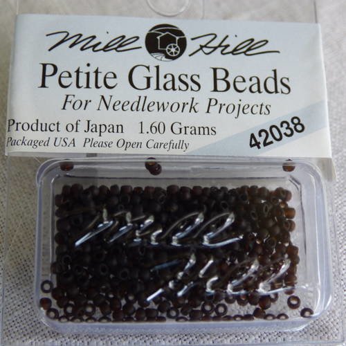 Perle mill hill petite  glass  beads 42038 