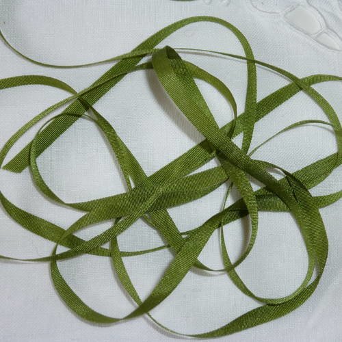 Ruban de soie de largeur 4mm  vert 