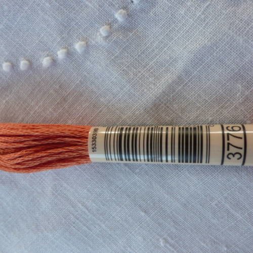 Fil à broder dmc mouliné coloris 3776 