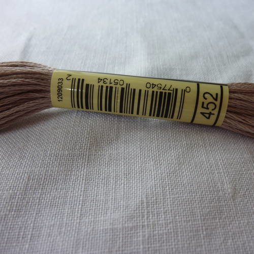 Fil à broder dmc mouliné coloris 452 