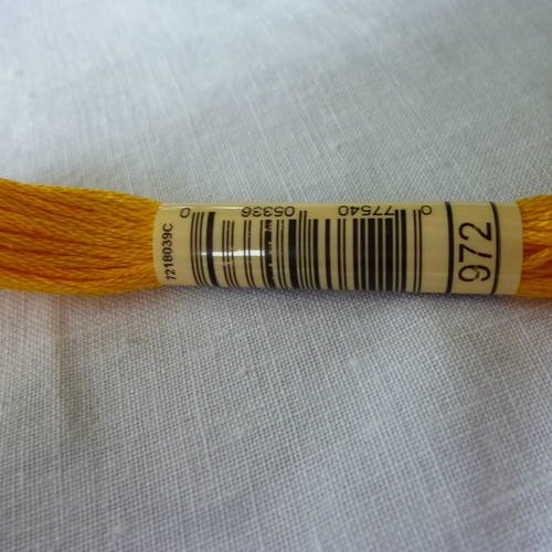 Fil à broder dmc mouliné coloris 972 