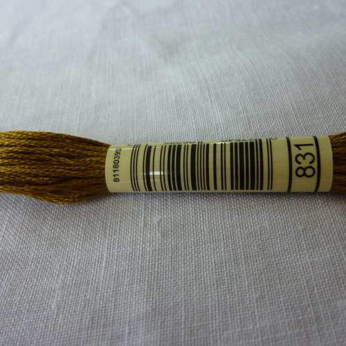 Fil à broder dmc mouliné coloris 831