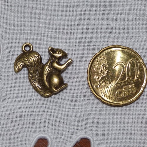 Charm écureuil col bronze