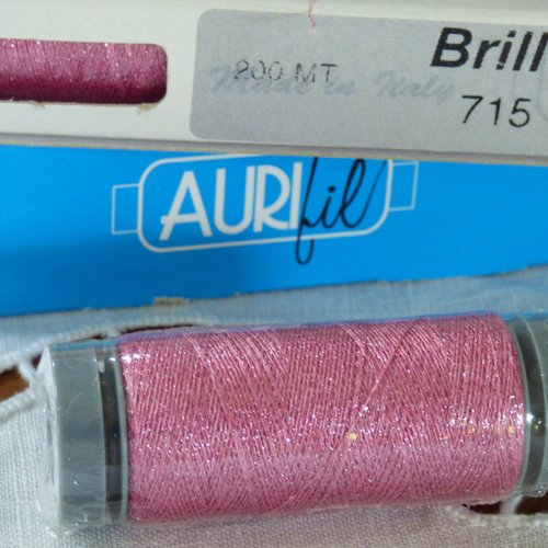 Aurifil brillo  ref 715