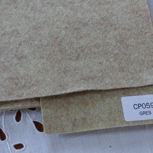 Feutrine cinnamon de couleur gres  30cm*45cm col 059