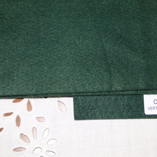 Feutrine cinnamon de couleur vert bouteille  30cm*45cm ref 042