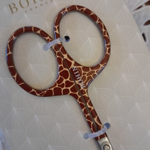 Ciseau fantaisie bohin modèle sauvage girafe