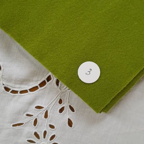 Feutrine cinnamon de couleur vert 30cm*45cm ref 3
