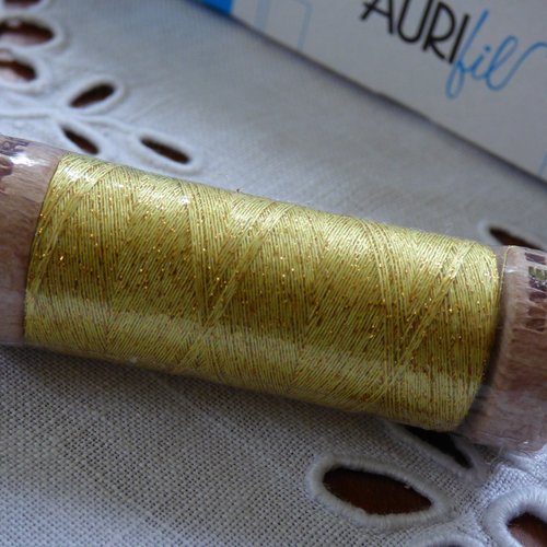 Aurifil brillo  ref 738