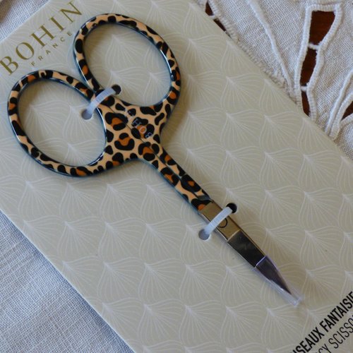Ciseaux fantaisie bohin modèle sauvage léopard