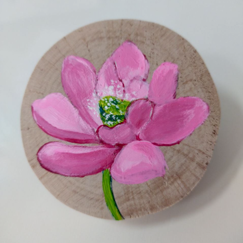 Fleur de lotus, rondin de bois