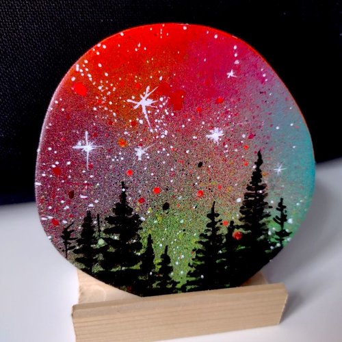 Paysage multicolore sapins, peinture sur bois