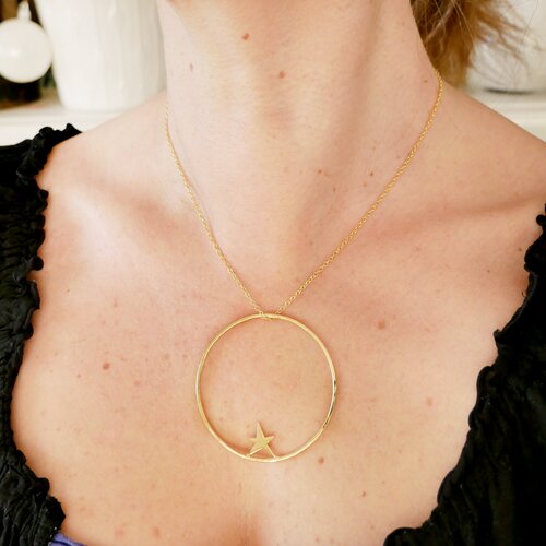 Grand collier ras de cou étoile nova doré à l'or fin minimaliste et ajustable