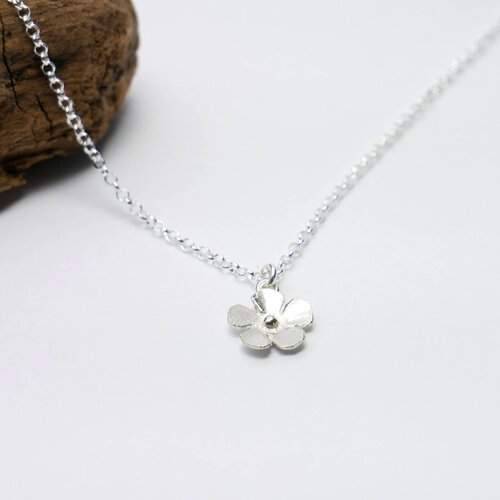 Petit collier fleur de cerisier sakura en argent 925/1000
