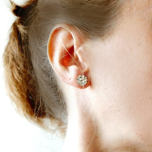 Boucles d'oreilles puces en argent massif 925/1000 litchi minimalistes