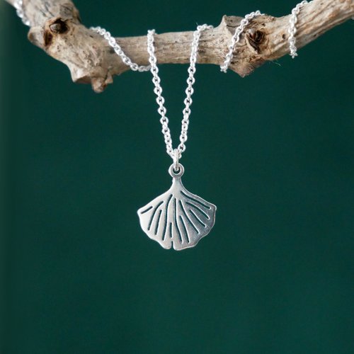 Petit pendentif argent 925 ginko fin et minimaliste pour femme