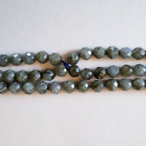 Labradorite facettée