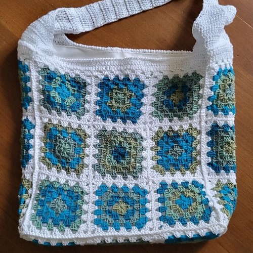 Sac carré granny au crochet
