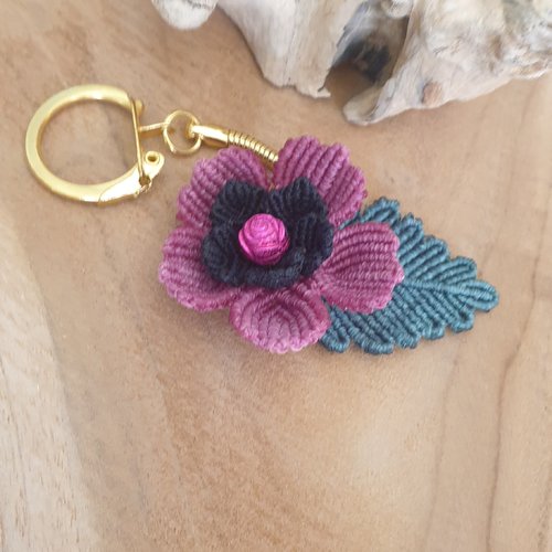 Porte-clés fleur violette
