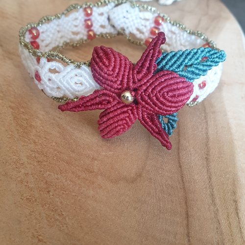 Bracelet macramé poinsettia doré