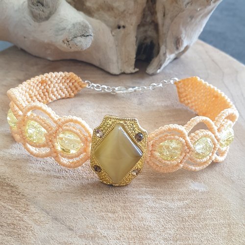 Bracelet macramé elégant jaune