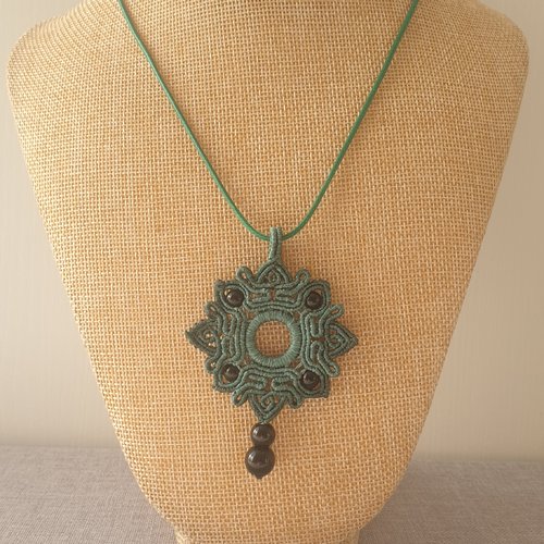 Collier maya