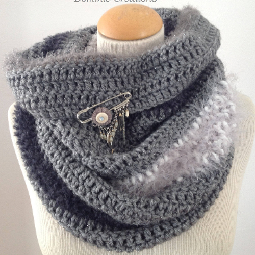 Grand snood col écharpe femme - tricoté main - coloris gris irisé
