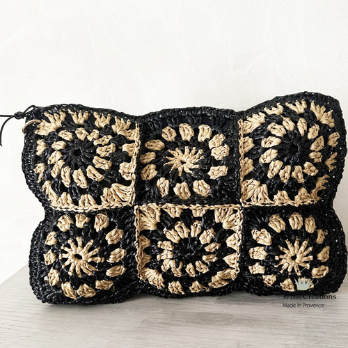 Pochette noire et beige en raphia , pochette granny chic, , sac boho, sac summer, sac soirée