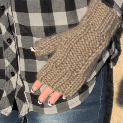 Gants tricotés main femme ou ados