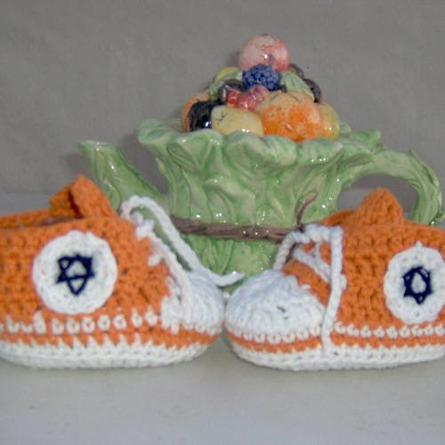 Chaussons/baskets pour bebe fait main en 100% coton