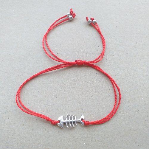 Bracelet d'amitié en fil rouge, porte-bonheur, unisexe motif arêtes de poisson en acier inoxydable argent.