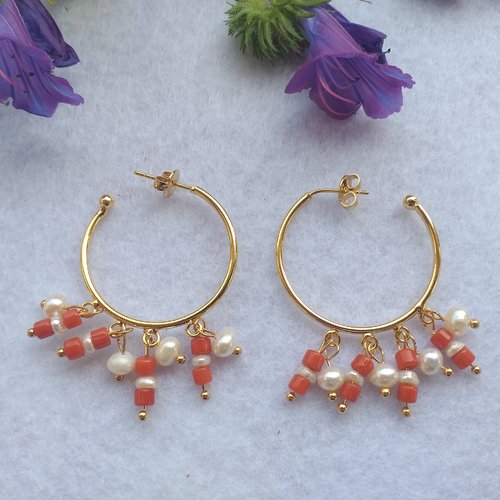 Grandes boucles d'oreilles pour femmes en laiton couleur or, pendentifs perles corail rouge et perles d'eau douce.