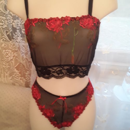 Ensemble lingerie caraco +culotte string en dentelle broderie sur tulle rouge/noir taille m 38/40.
