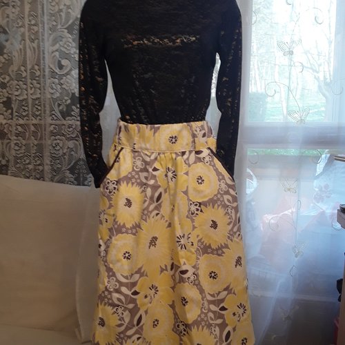 Jupe d'été longue en coton wax  plissé  taille / 40 /42 ,longueur 86 cm.