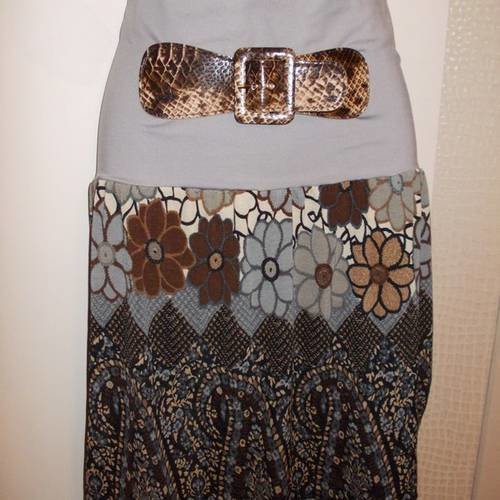 Petite jupe  en coton lycra gris et marron cinture bandeau taille 40/42 longueur 52 cm.
