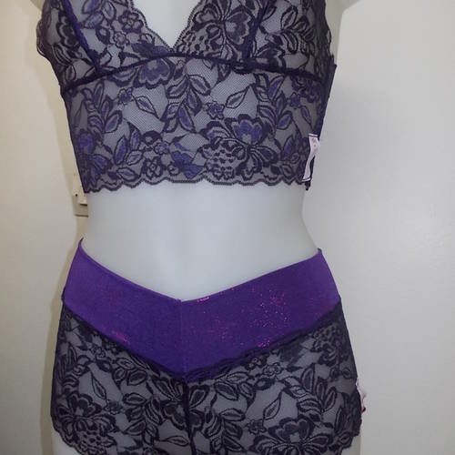 Ensemble lingerie caraco-shorty en dentelle violet taille 38/40